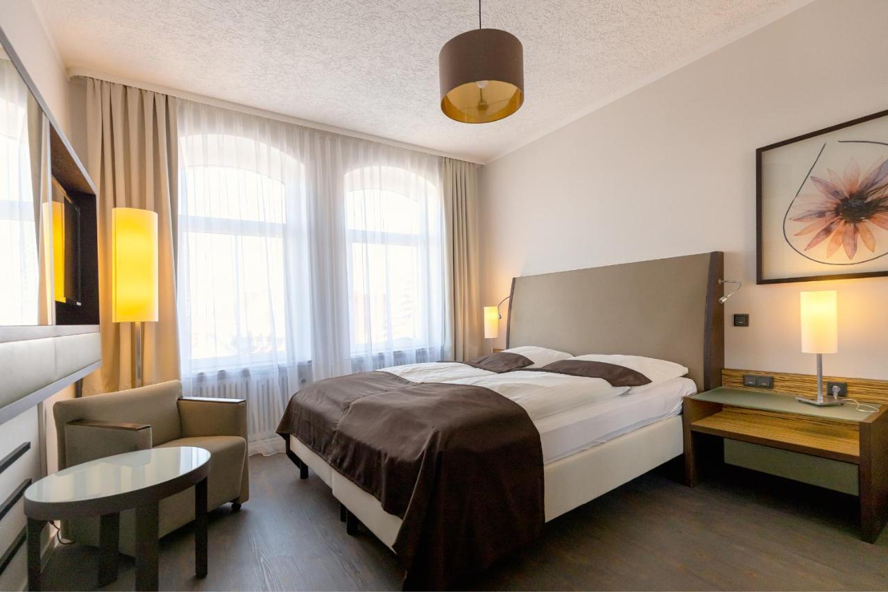 Hotel Garni " Am Domplatz" Erfurt Bagian luar foto