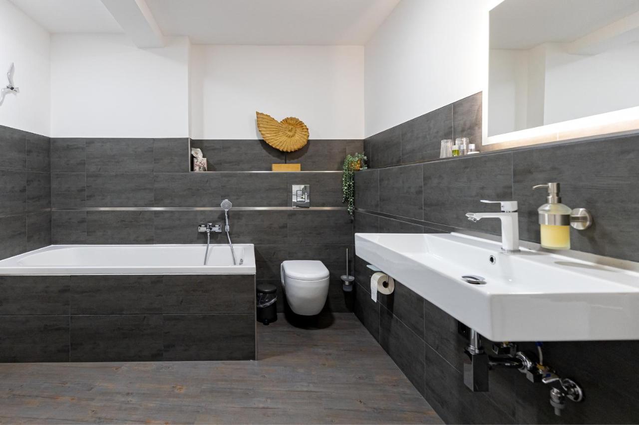 Hotel Garni " Am Domplatz" Erfurt Bagian luar foto