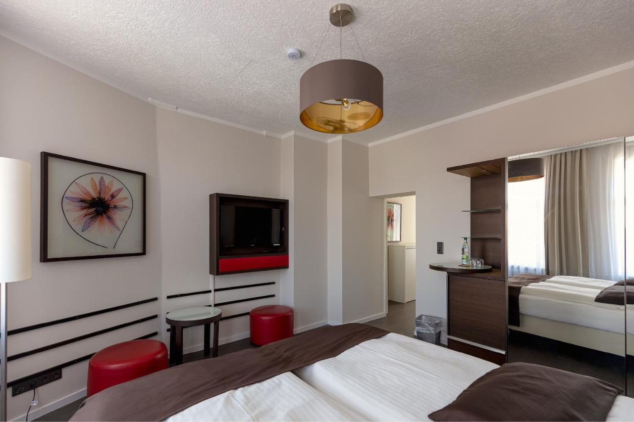 Hotel Garni " Am Domplatz" Erfurt Bagian luar foto