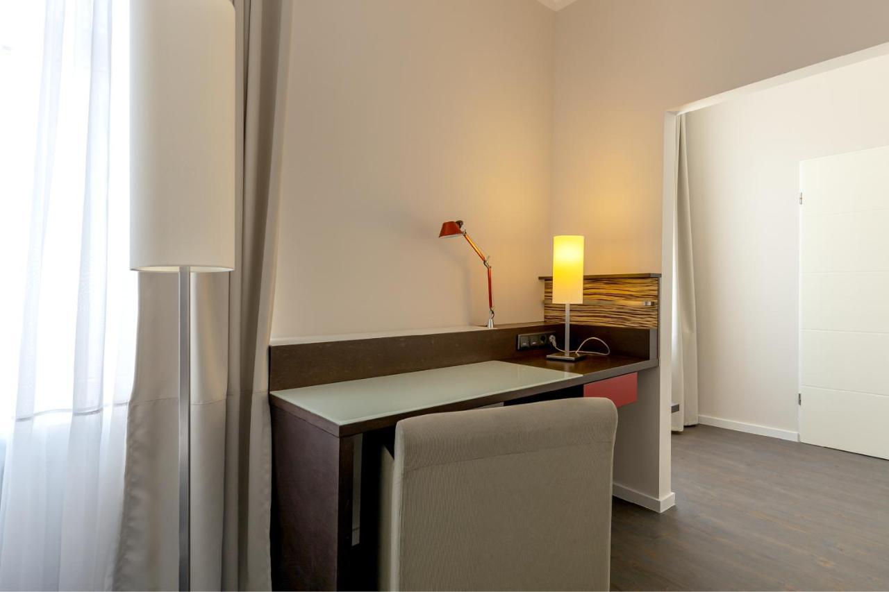 Hotel Garni " Am Domplatz" Erfurt Bagian luar foto