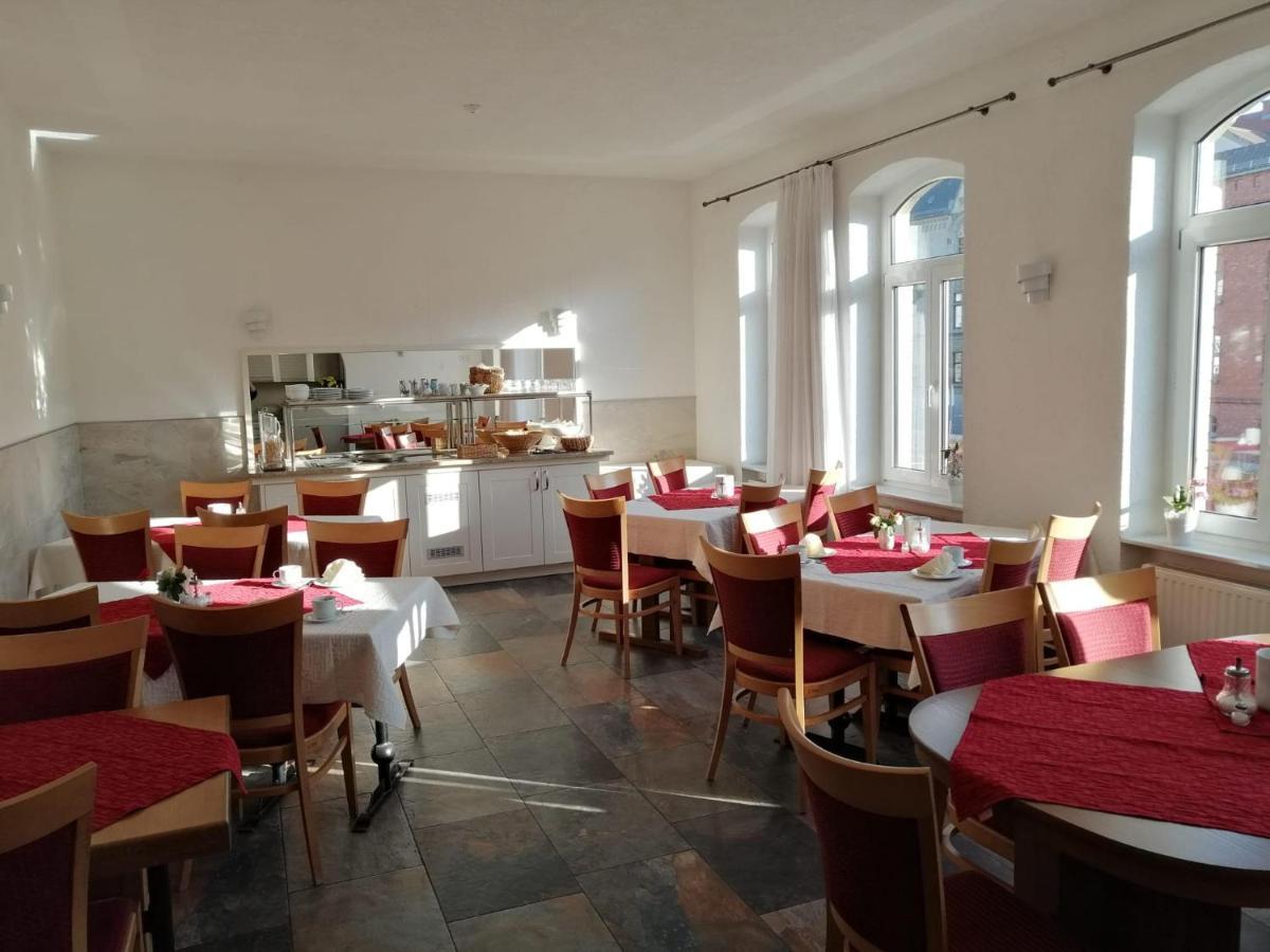 Hotel Garni " Am Domplatz" Erfurt Bagian luar foto