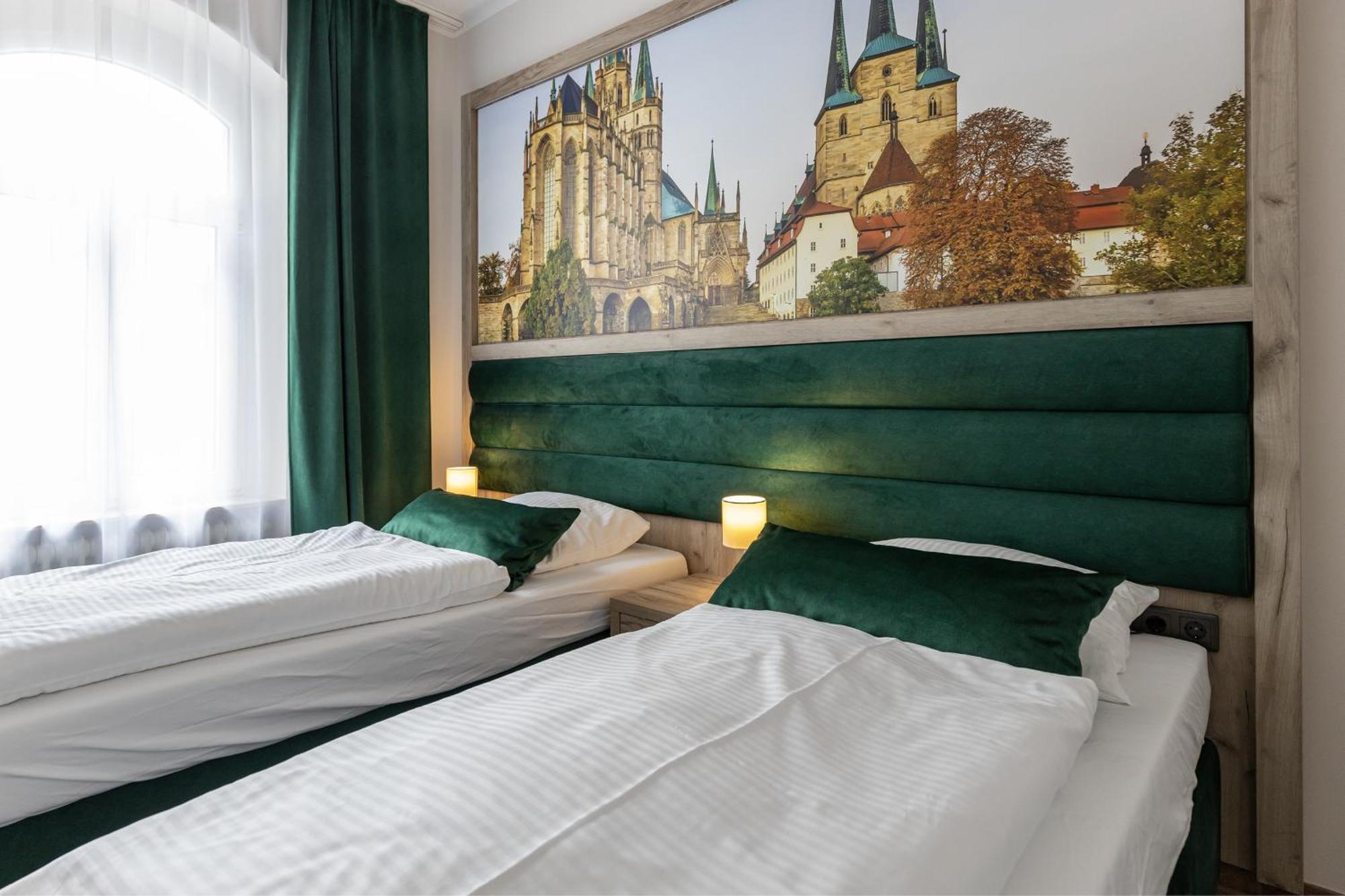 Hotel Garni " Am Domplatz" Erfurt Bagian luar foto