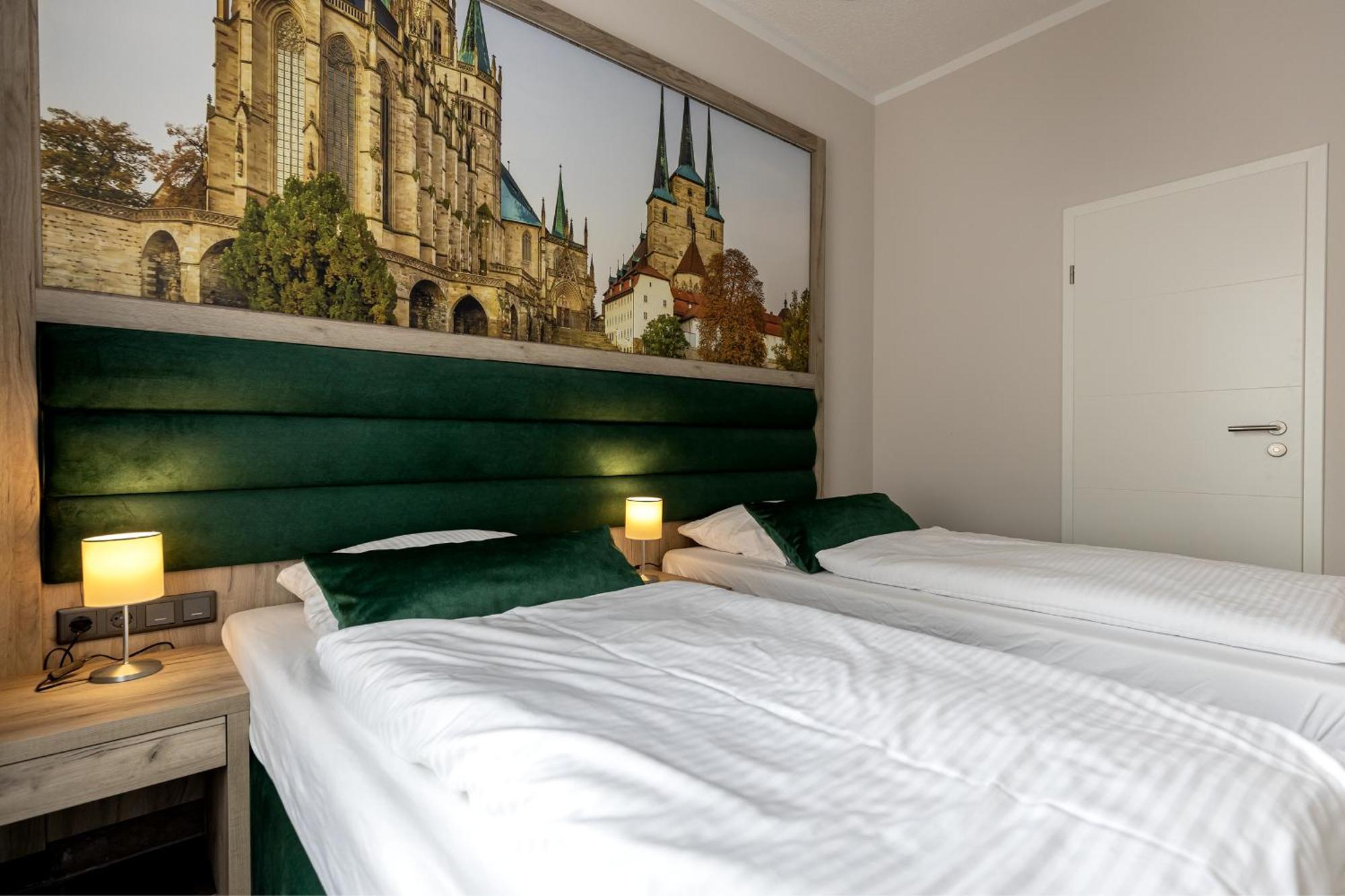 Hotel Garni " Am Domplatz" Erfurt Bagian luar foto